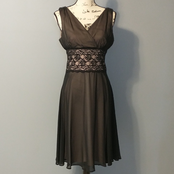 connected apparel Dresses & Skirts - Connected Apparel Petite Black Lace Midi Dress